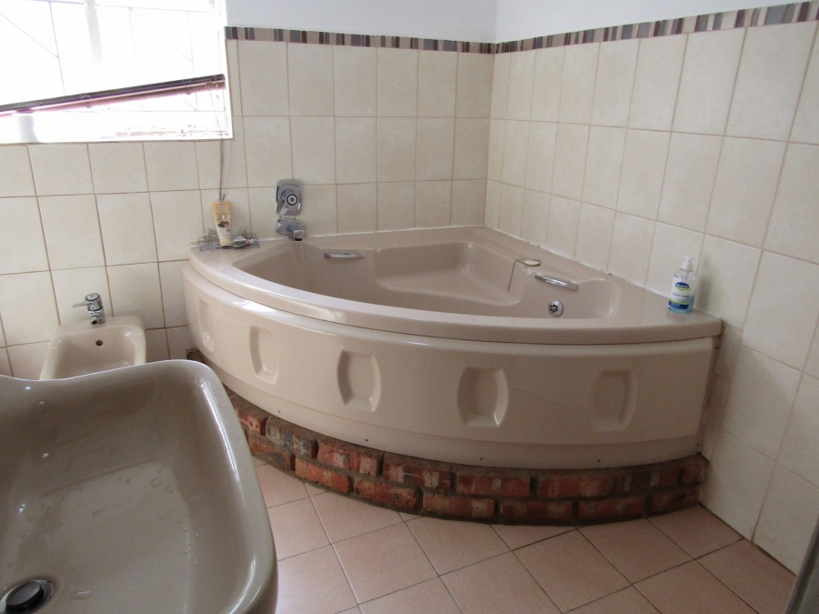 Commercial Property for Sale in Hankey Eastern Cape
